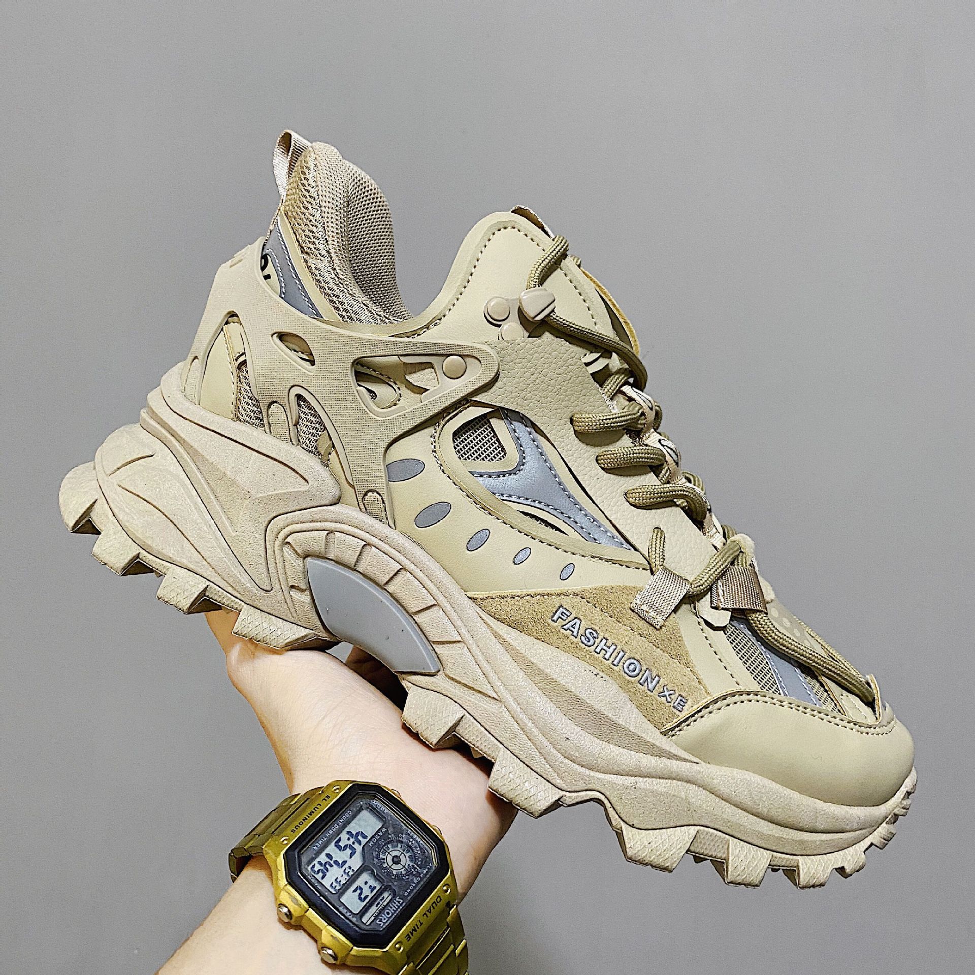 Sepatu-Kasual-Pria-Musim-Semi-dan-Gugur-Fashion-Baru-Sneakers-Platform-Bawah-Tebal-Sepatu-Nyaman-Penambah-1