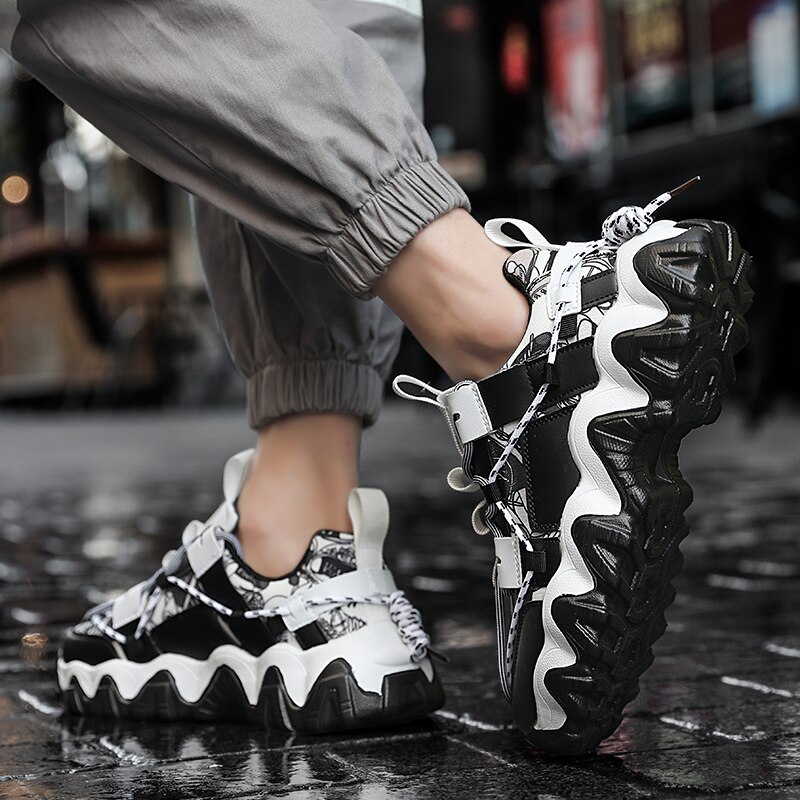 Sepatu-Sneakers-Kaku-Platform-Pria-Gaya-Grafiti-Sepatu-Vulkanis-Sneakers-Musim-Semi-Musim-Gugur-Sepatu-Pria-1